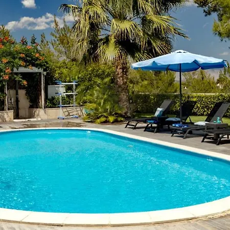 Aggeliki Hébergement de vacances *