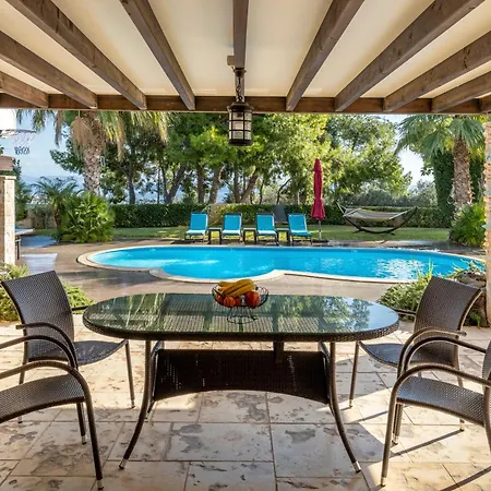 Aggeliki Tatil Evi Agioi Theodoroi (Corinthia)
