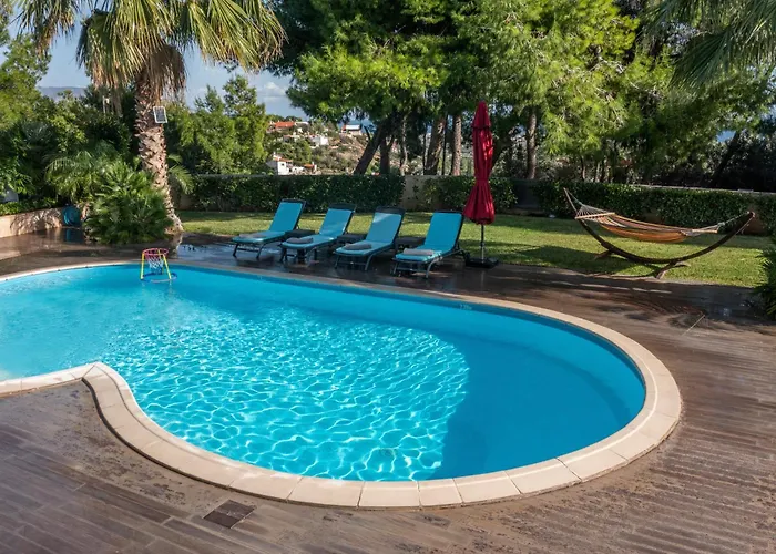 Vakantiehuis Aggeliki Agioi Theodoroi (Corinthia)